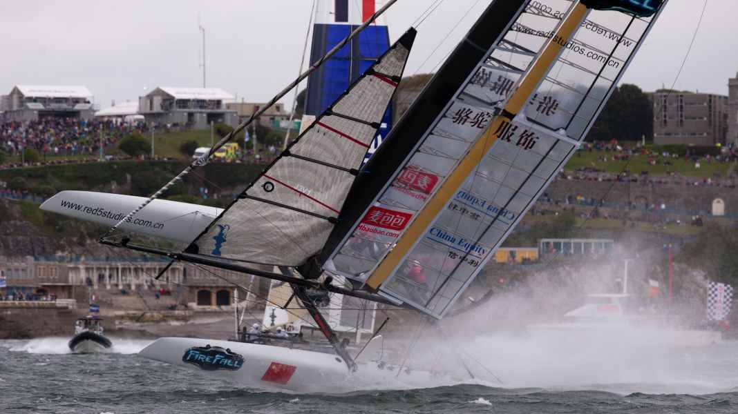 America's Cup: Hagara also throws in the towel