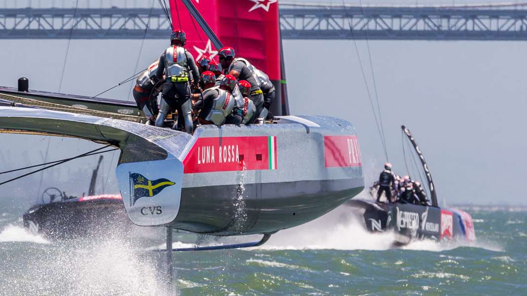 America's Cup : Louis Vuitton Cup : deux bateaux au départ