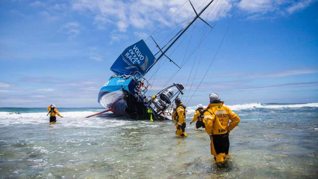 Volvo Ocean Race: le prime immagini del naufragio