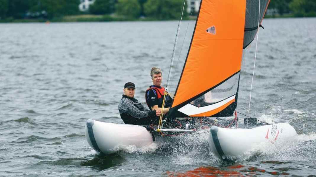 Minicat 4.60: Catamaran for the boot