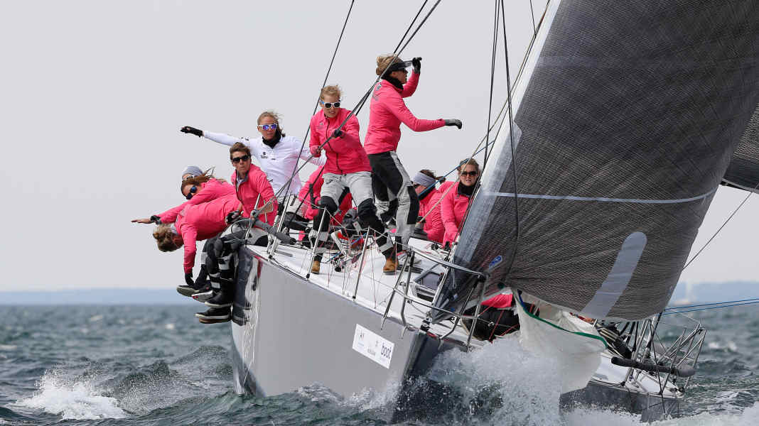 Kieler Woche: Endurance test in strong winds and rough seas