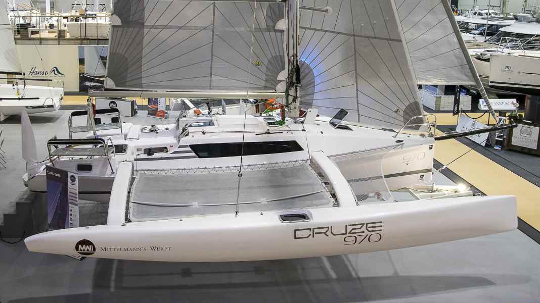 Corsair Cruze 970: Hanseboot premieres VII: Tri reloaded