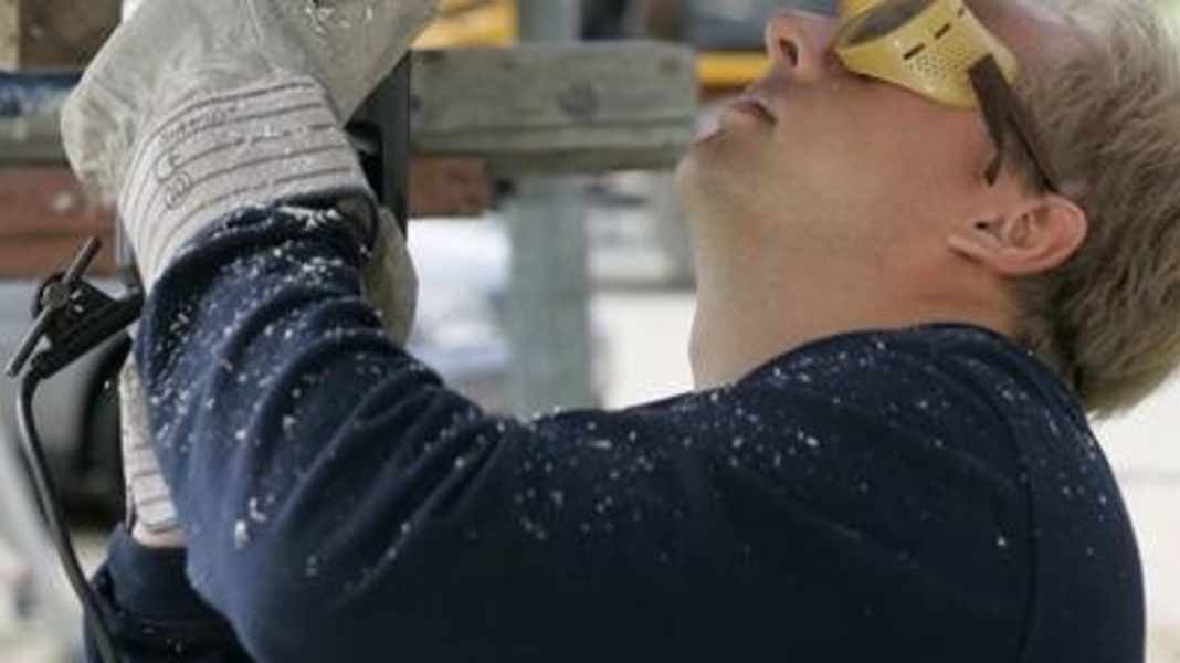 T&T - News: YACHT workshop, the way to new rudder bearings