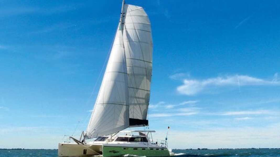 Fast Cat 445 : Absolument autosuffisant, ce catamaran
