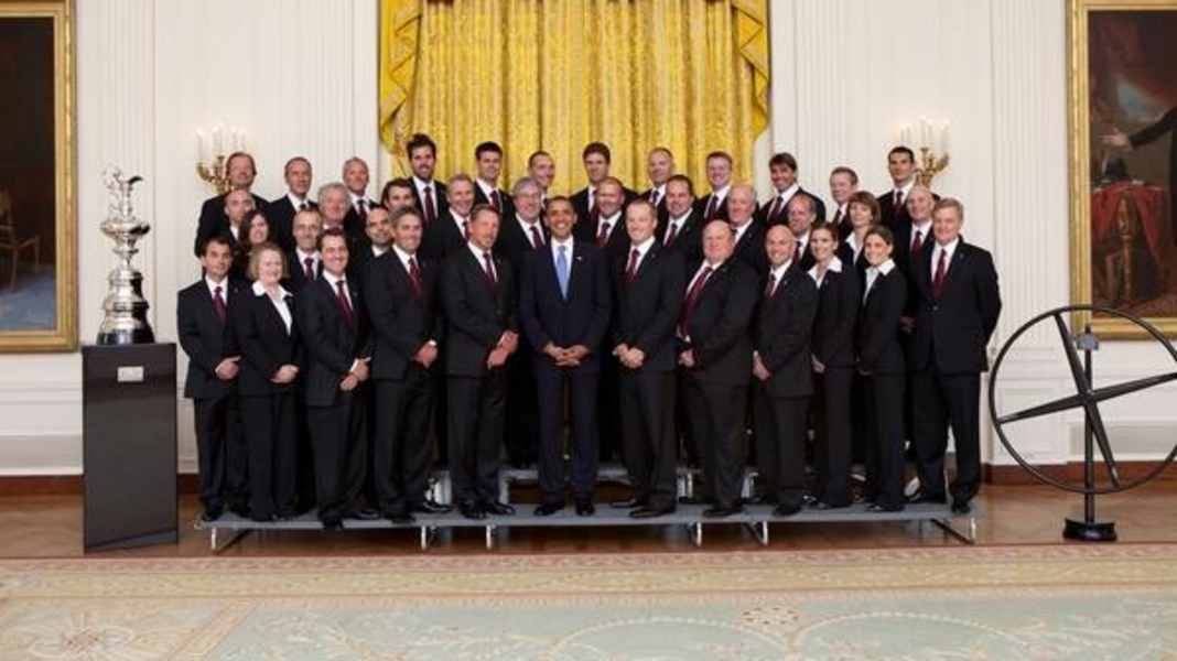 Giro d'onore: Obama e i marinai