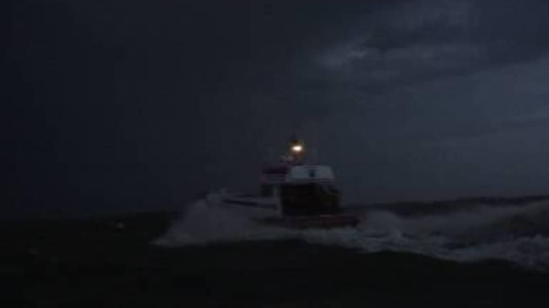 Weather: Severe storm on the IJsselmeer
