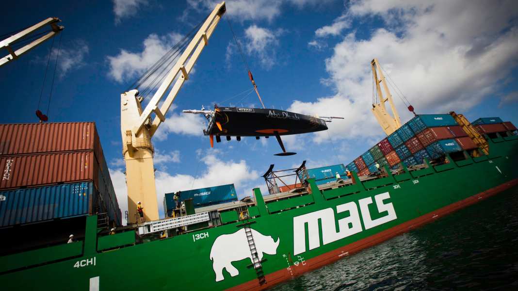 Volvo Ocean Race: il giro del mondo con il ponte di carico
