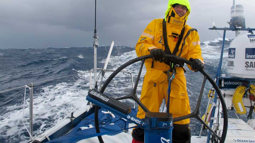 Volvo Ocean Race : Telefonica se voit imposer une pause