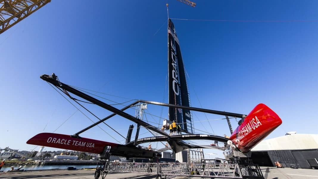 America's Cup: galleggia il secondo AC72 di Oracle