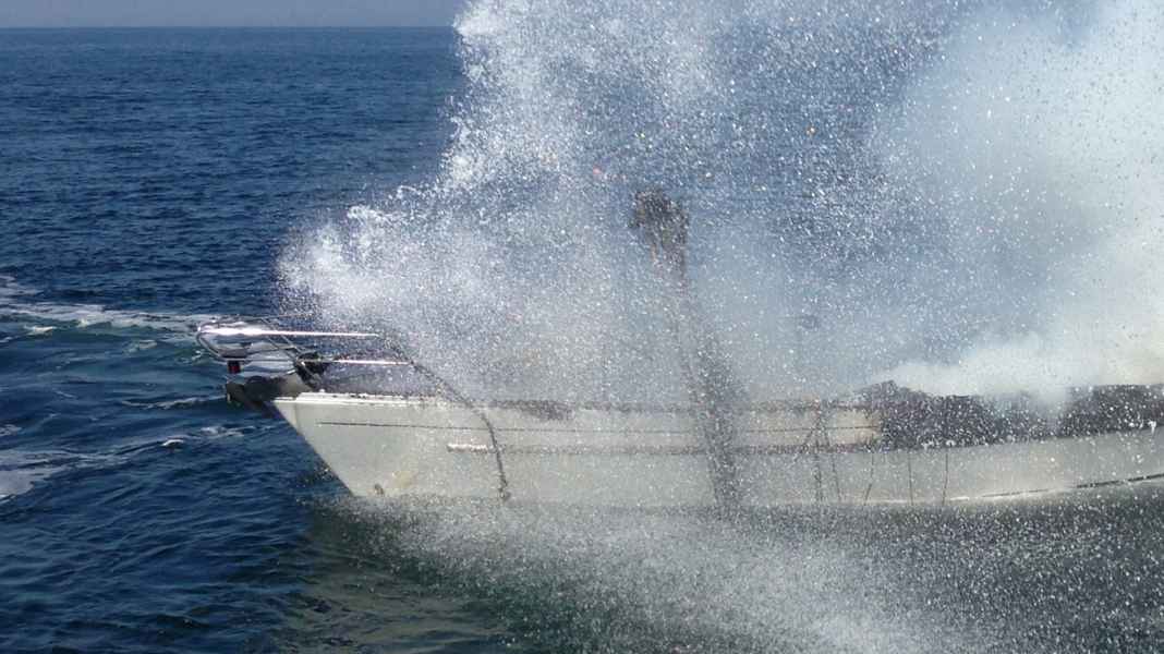 Firefighting: Fire at sea: what to do in the event of a fire