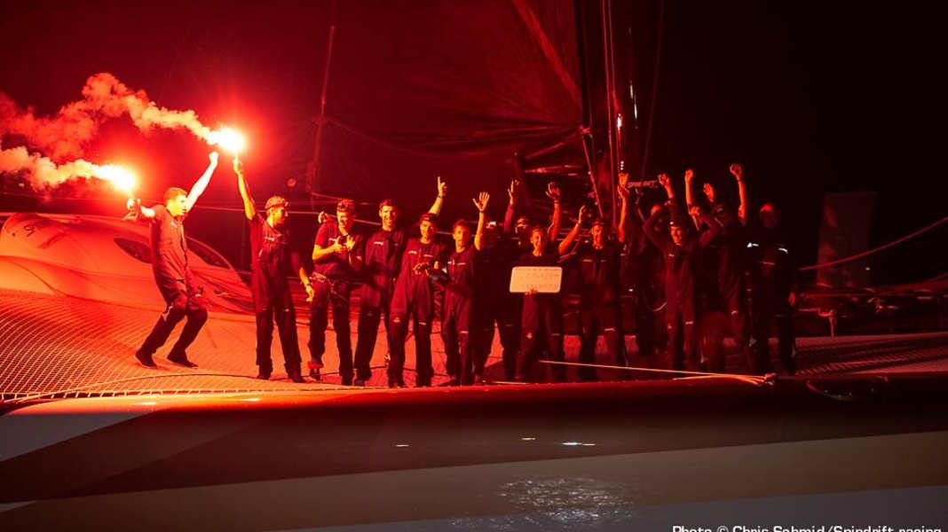 Record attempt: "Spindrift 2" breaks Atlantic record