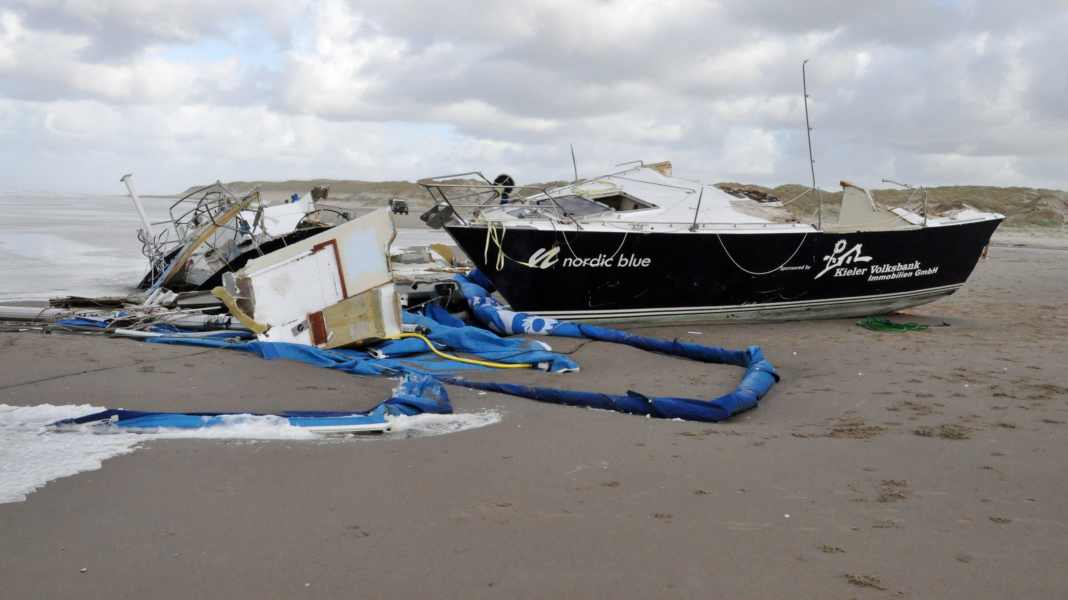 Accident: German yacht runs aground off Texel