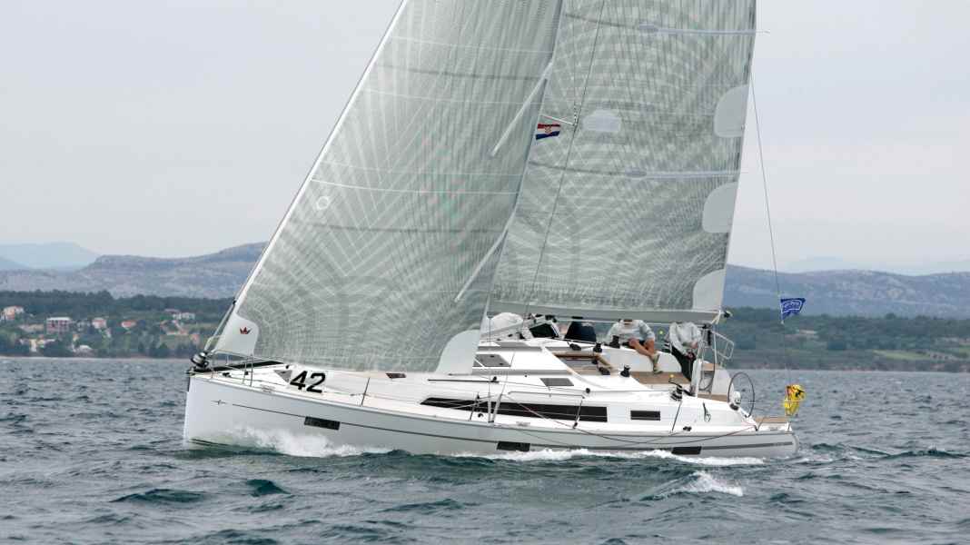 Cruiser 41 S: Bavaria Yachtbau punta allo sport