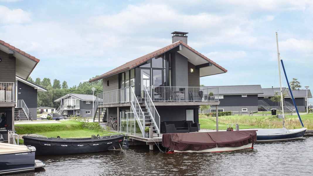 Niederlande: Haus und eigenes Boot im Urlaub