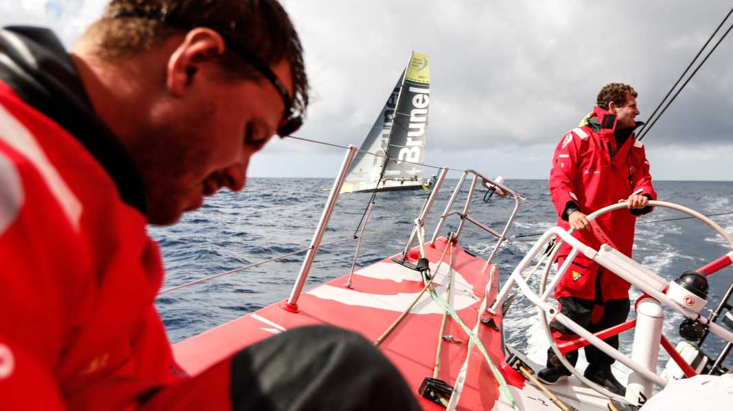 Volvo Ocean Race: Von Dusch-Handschuhen und Seegras