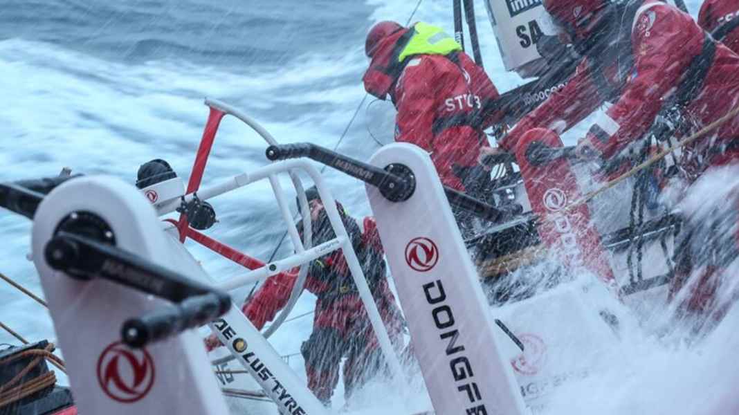Volvo Ocean Race : l'équipe Dongfeng lutte contre la casse à bord