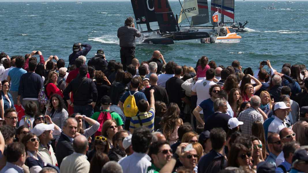 America's Cup: "Venite a fare il tifo per noi!".