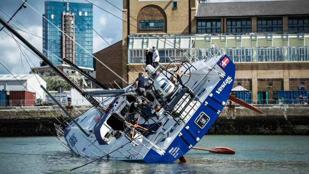 Volvo Ocean Race : Team Vestas s'échoue sur un récif !!!