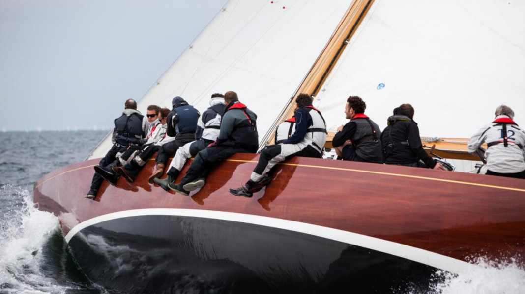 Equipment: Sea boots put to the test: Not quite tight?