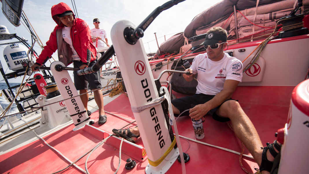 Volvo Ocean Race: Difetto: carenza d'acqua alla Dongfeng