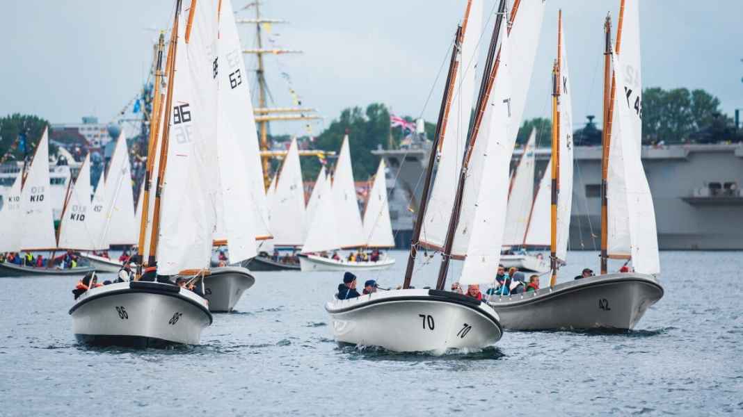 Ritratto di classe: tra il cortile della caserma e il campo di regata