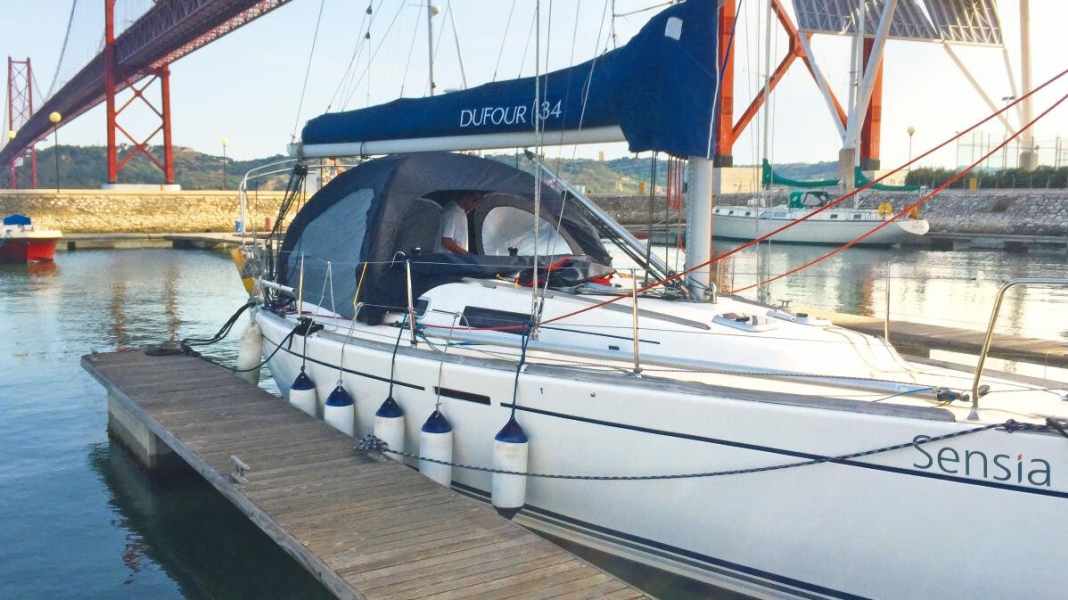 Weather protection: Boattent: the inflatable cake stand