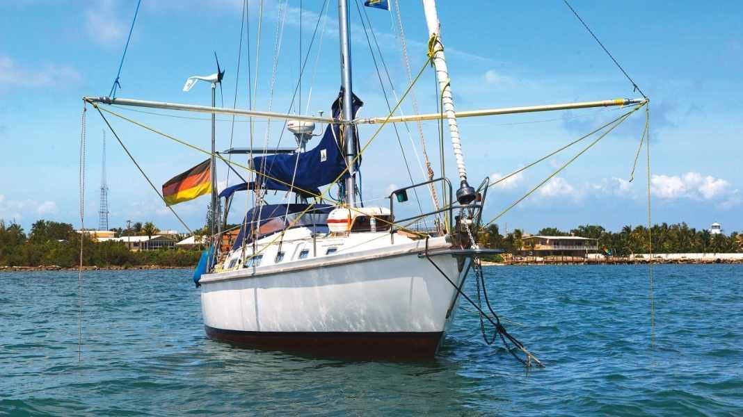 Abilità marinaresche: cosa aiuta a evitare il rollio all'ancora?