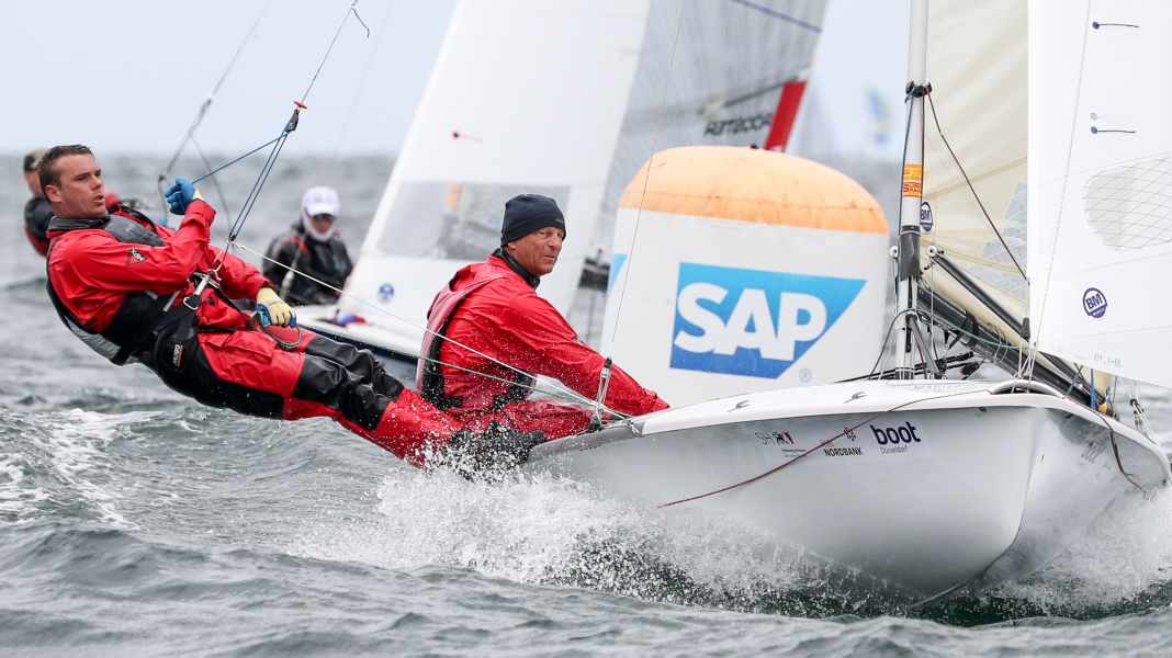 Semaine de Kiel : un voilier traditionnel écrase un 29er