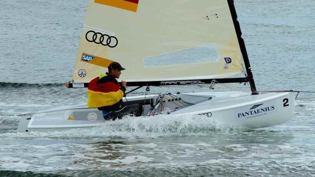 Segeln olympisch: Junioren-WM-Gold für Phillip Kasüske