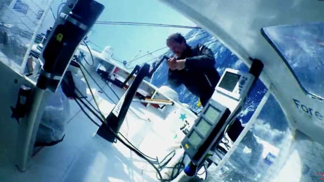 Vendée Globe: Fire! Capsized! Water in the ship!