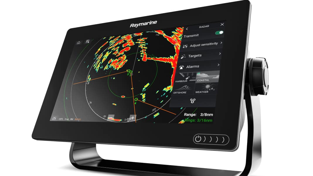 Navigation : Raymarine Axiom : avec la force des quatre cœurs