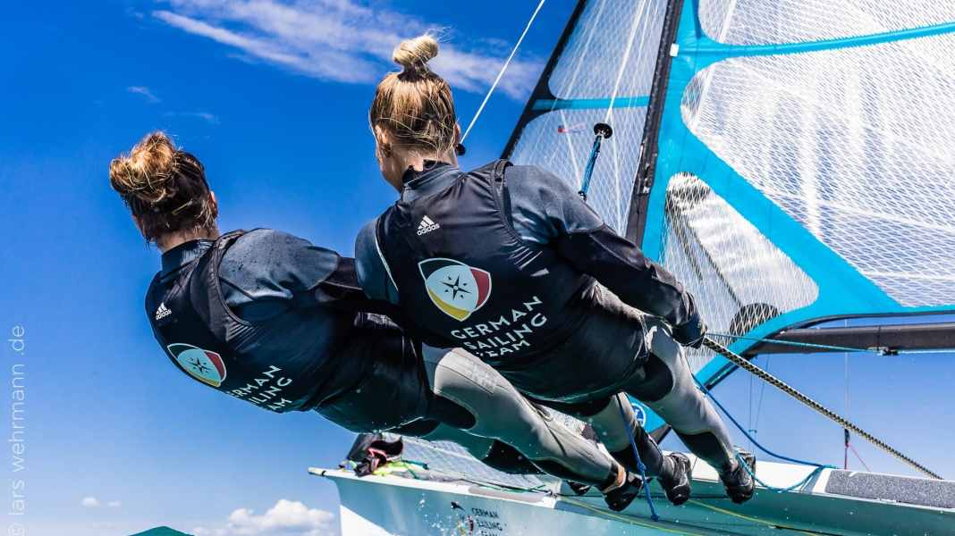 Segeln olympisch: DSV-Seglerinnen eröffnen Palma-Regatta mit Tagessiegen