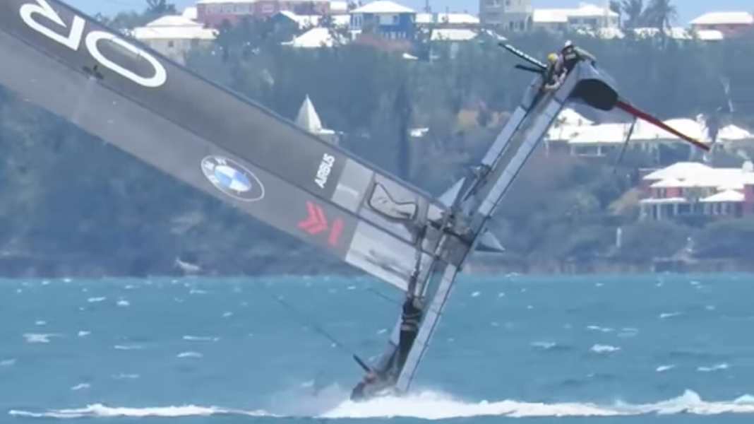 America's Cup: Cup defender capsized. New wheel drive as the cause?