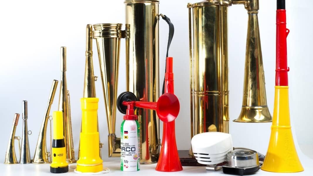 Foghorns: Trump wins on loud air