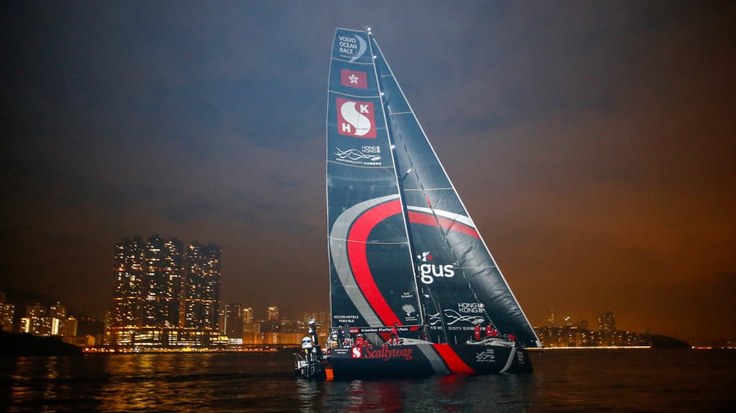Volvo Ocean Race: vittoria in casa per il team di Hong Kong, dramma per la collisione con Vestas