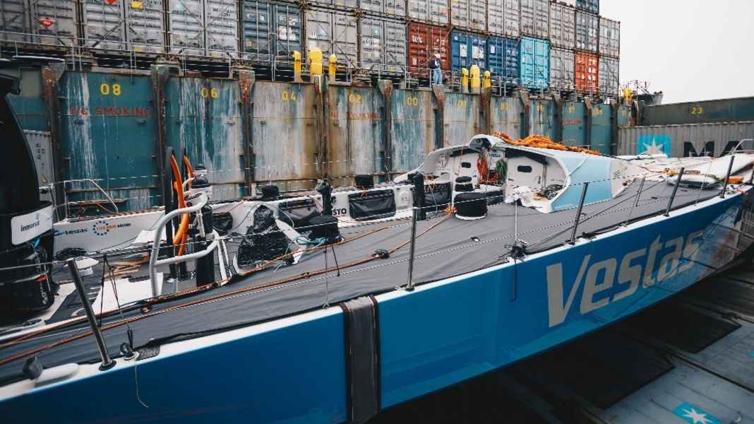 Volvo Ocean Race: New bow for Vestas: The blue boat also misses leg 6
