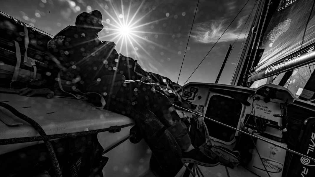 Volvo Ocean Race: Hide and seek at sea: Witt back, AkzoNobel submerged