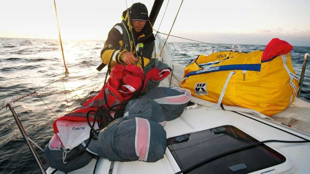 Conduzione della barca: Spinnaker o gennaker: Imballare correttamente le vele spaziali