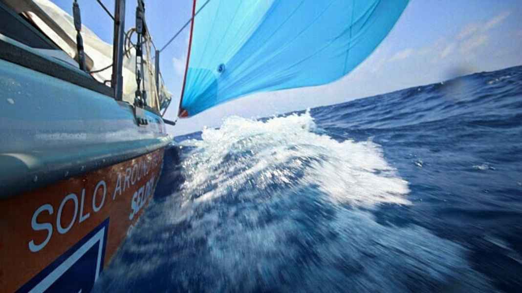 Single-handed around the world: non-stop circumnavigation on 22 feet - final spurt for Kuczynski
