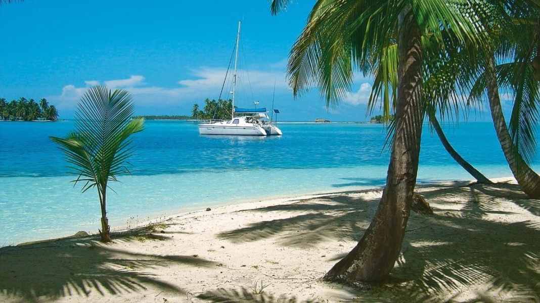 Eau bleue : combien coûte un tour du monde à la voile ? Les plus gros postes par mois