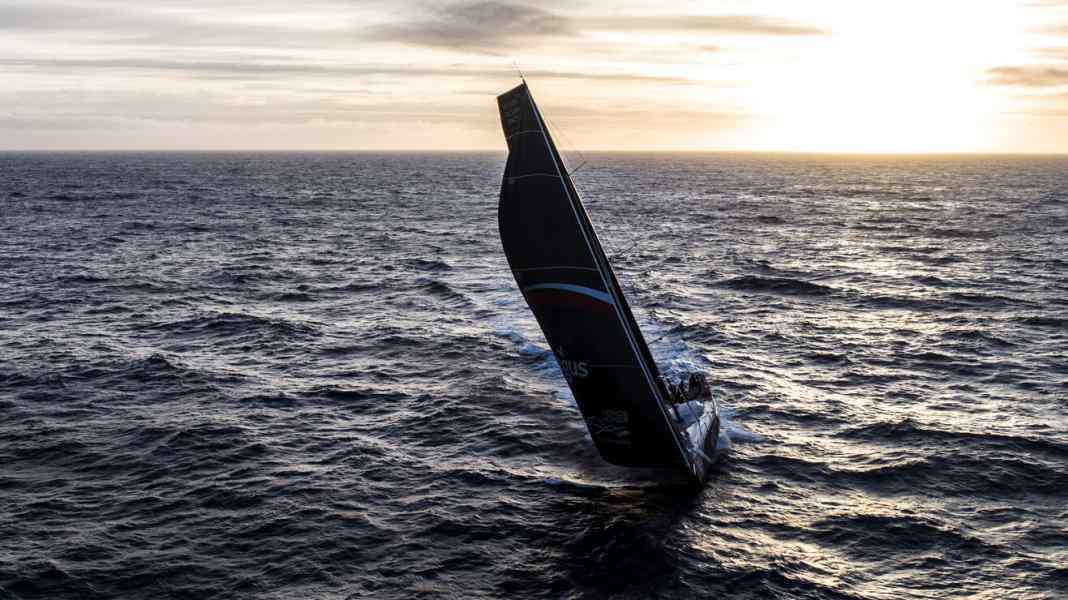 Volvo Ocean Race: "Scallywags never give up!"