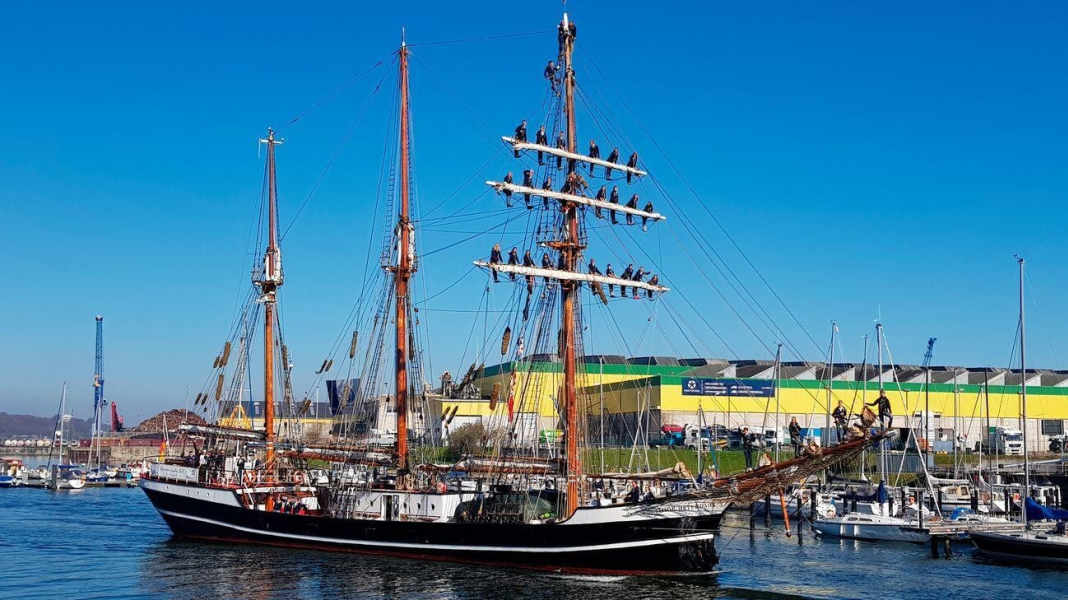 Long voyage: Sailing classrooms back home