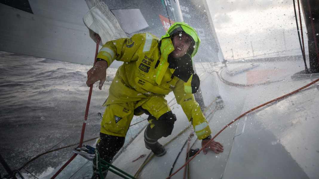 Volvo Ocean Race : les leaders sous pression, mais Brunel défend sa position de leader