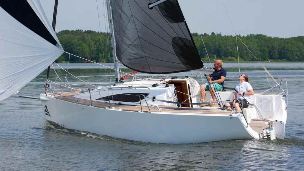Test della barca: Storm 26: piccolo cruiser sportivo con chiglia sollevabile