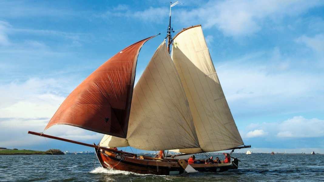 La barca speciale: barca a fondo piatto: da barca da lavoro a imbarcazione da diporto