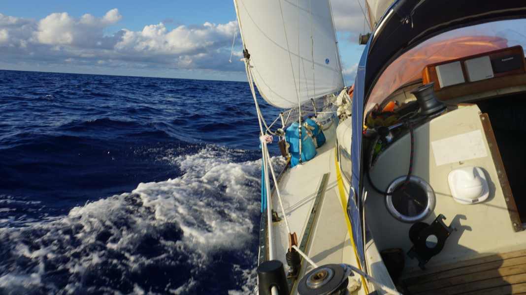 Blue Water Blog: Atlantic round trip on 31 feet: bye bye Caribbean, off to the Azores