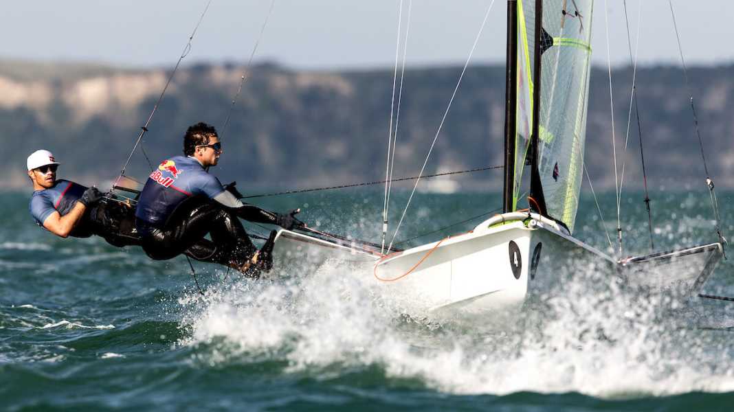 WM 49er, 49erFX und Nacra 17: Bronze-Männer mit Blitzstart: Heil/Plößel eröffnen WM stark