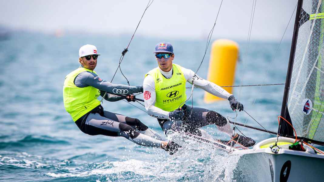 Campionato del mondo 49er, 49erFX e Nacra 17: tutti gli occhi su Auckland: due squadre di skiff in corsa per le medaglie