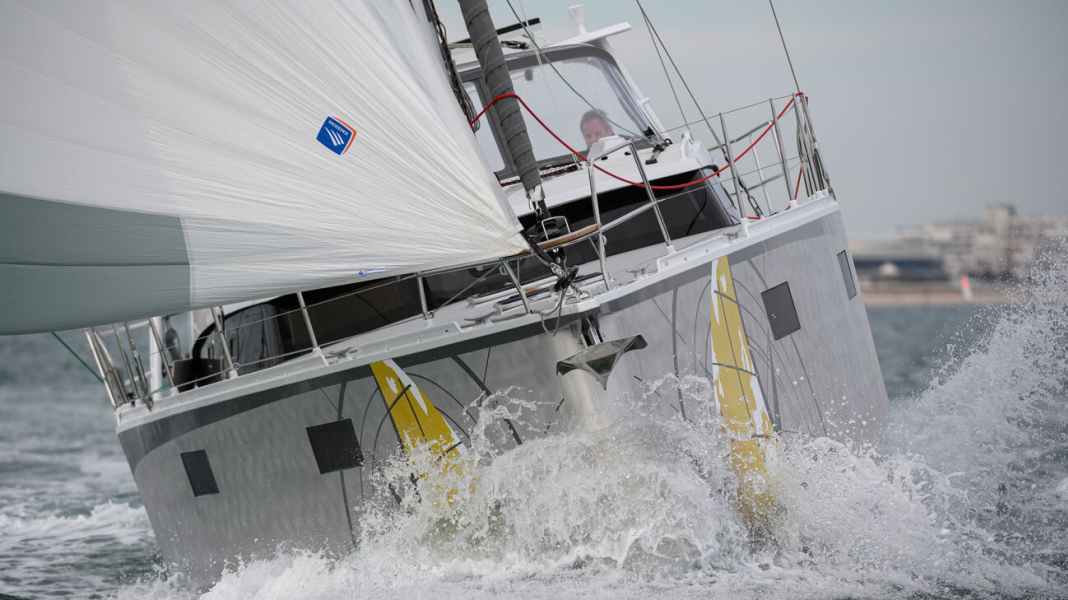 YACHT test: Ovni 400: the right tool for long strokes