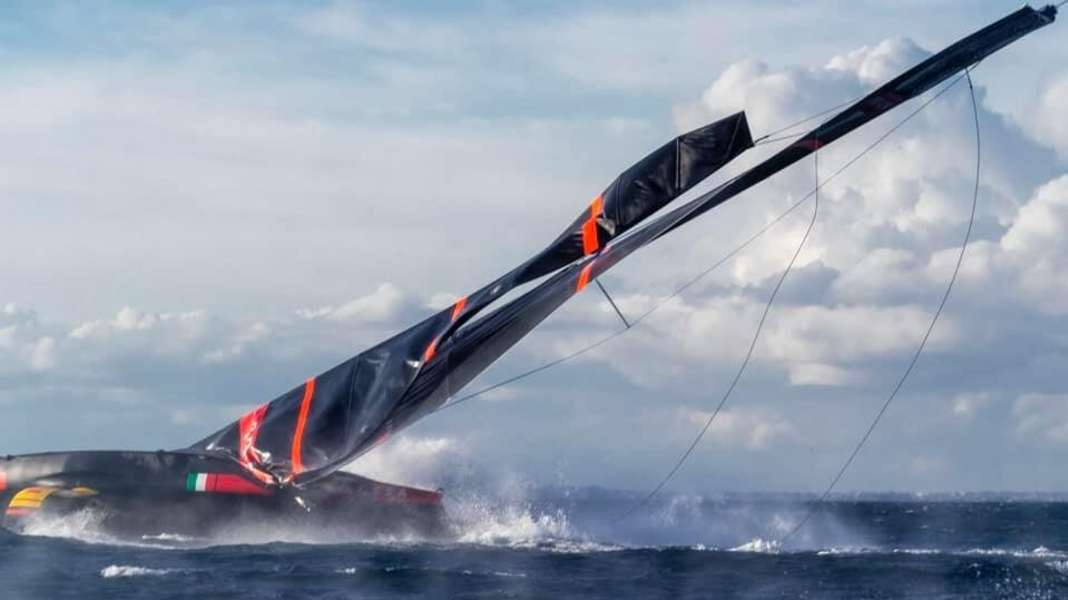 America's Cup: rottura dell'albero: nuove immagini e indagini sulle cause